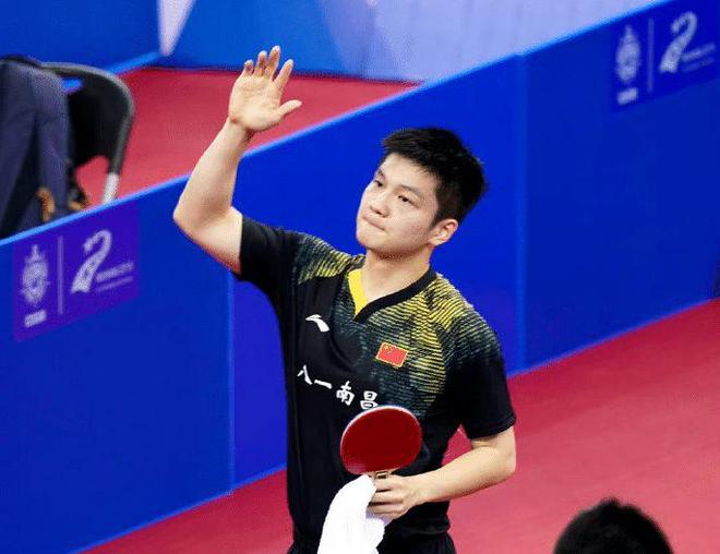 王明饱含深 王明饱含深