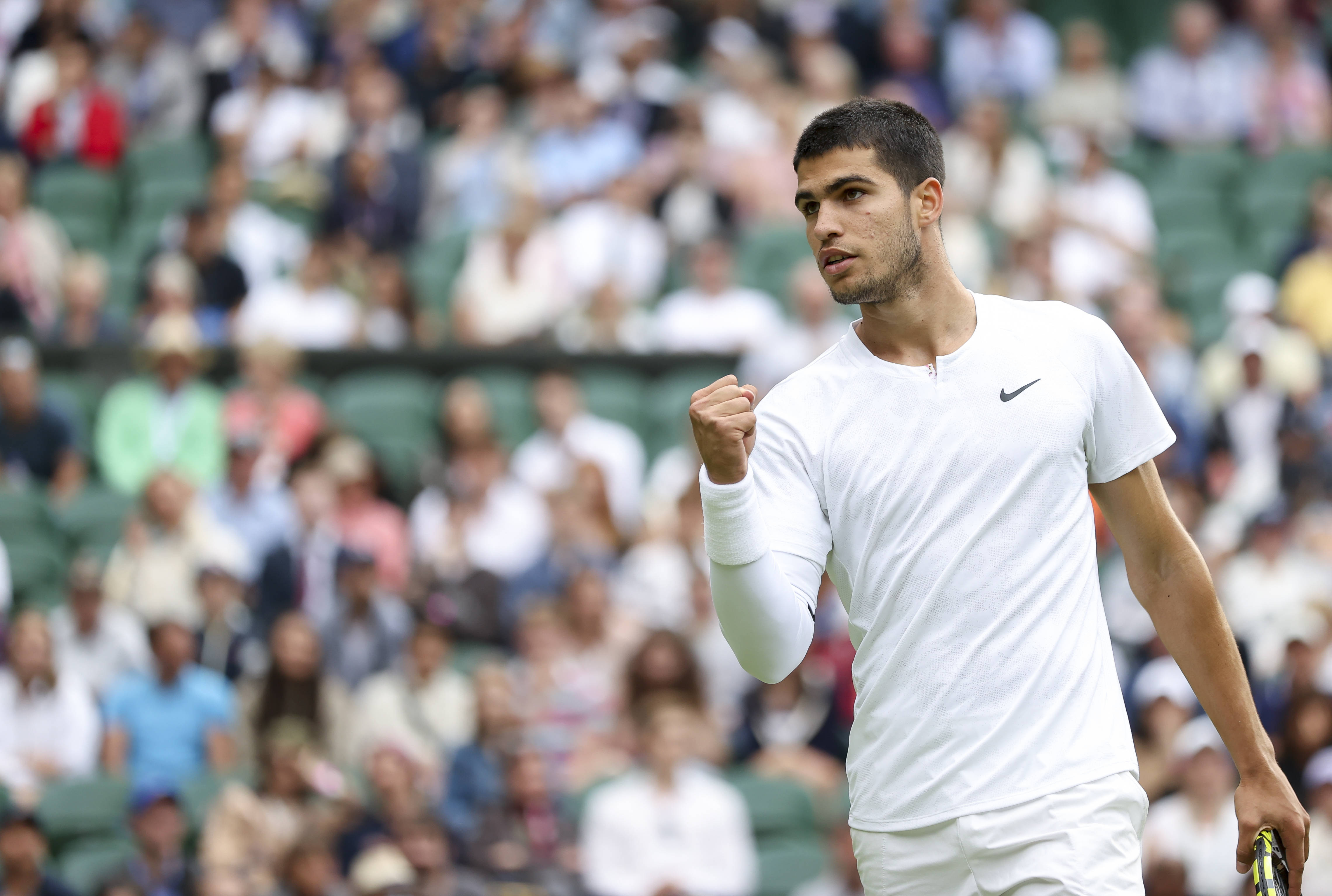 蒙上一层阴 蒙上一层阴