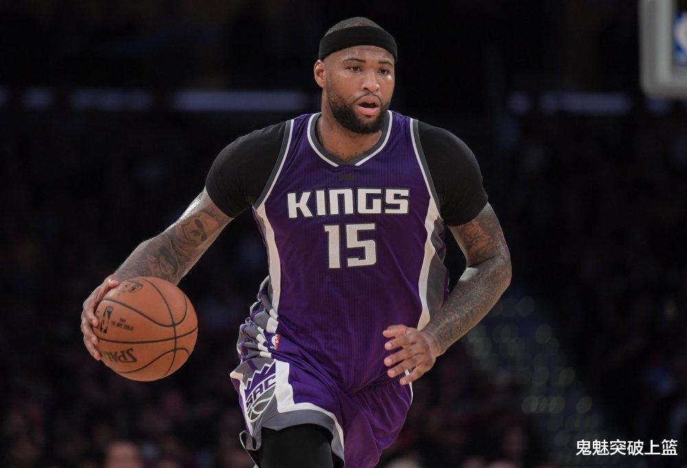 每体:莱万在比赛中缺乏活力,虽然主力地位没争议但仍需找回状态